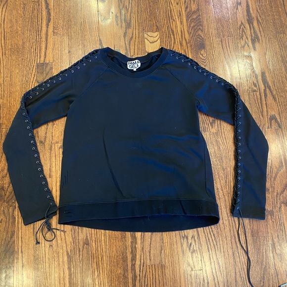 Pam and Gela‎ Laced Hi-Lo Black Sweatshirt Size Large - Picture 3 of 5